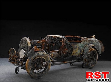 фото Остатки ржавого Bugatti продали за 260000 евро